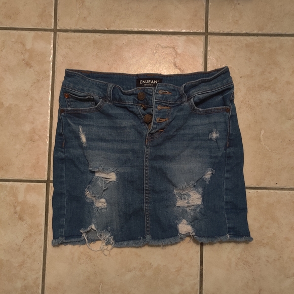 NWOT Ripped Distressed Jean Skirt Medium Dark Wash - Picture 2 of 7